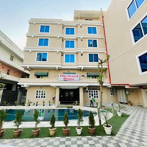 Airport Hotel The Grand Shoba